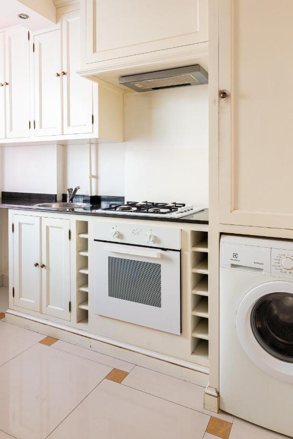 Down Town 1br W Self Check In * Bucharest